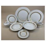 Retroneu 'Imperial Gold' China Set