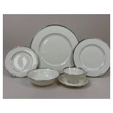 Lenox Montclair China Set / 24 pc