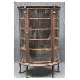 Antique Curved Front Curio Cabinet w / Key