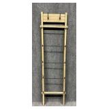 Blanket Storage Leaning Ladder w / Hooks