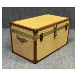Trunk Style Cedar Chest w / Lock & Key