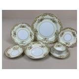 Noritake 'Nanarosa' China Set Service for 12