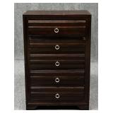 Lii Hen Chest of Drawers