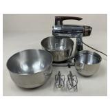 Sunbeam Mixmaster w/ Bowls & Attachments