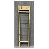 Blanket Storage Leaning Ladder w / Hooks