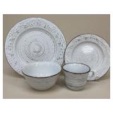 Pfaltzgraff "Trellis White" Dinnerware| 18 pc
