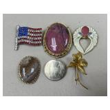 Brooches / 6 pc