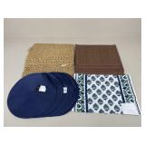 Placemats/ 4 Sets