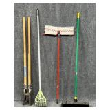 Cleaning & Yard Tools: O Cedar +