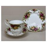 4 Royal Albert Old Country Roses Cup/Saucer Sets