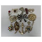 Gold Tone Brooches / 13 pc