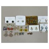 Costume Earrings / 30 Pairs