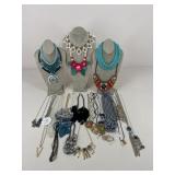 Costume Necklaces / 25 pc