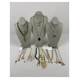 Costume / Fashion Necklaces - 18 pc
