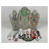 Costume Necklaces / 19 pc