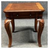 Wood Side Table w / Drawer