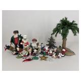 Assorted Christmas Decor/Ornaments / 22 pc