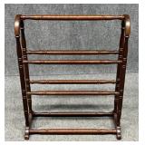 Bombay Quilt Stand