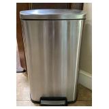 Tramontina 13 Gal Trash Can