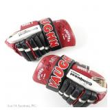 Blackhawks Eric Daze Signed Game Worn Gloves (COA)
