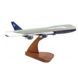 United Airlines Boeing 747-400 Model Plane