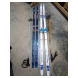 Cross Country Skiis and Poles Inc Karhu 180cm &