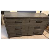 6-drawer dresser - 56 x 17 x 34in- has