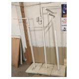 Adjustable clothing racks
