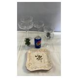 Collection of clear glass pedestal coupe bowls in