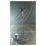 Metal Star Decor Stand with HookBlack metal