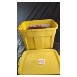 Seasonal Dï¿½cor Tote with Fall WreathYellow