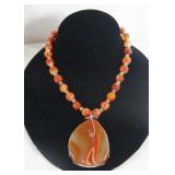 Carnelion Agate beaded necklace w lrg pendant
