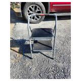 1 Rubbermaid Like New Step Ladder,Stool Or