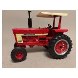 International Harvester 966 - Ertl - 10”x5”