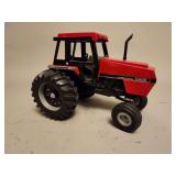International Harvester 2594 - ERTL - 10'L x 8'H