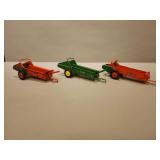 2 New Idea Manure Spreaders and John Deere Manure Spreader - 11'L