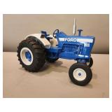 Ford 8600 - ERTL - 12'L x 9'H