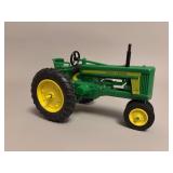 John Deere 520 - Plastic - Standi Models INC - 8”
