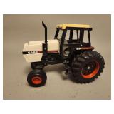 Case 2594 - ERTL - 10'L x 8'H