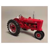 Farmall Super M Narrow Front - ERTL - 9”