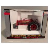 Farmall 350 - SpecCast - 1/16