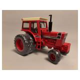 International 1066 - ERTL - 11”