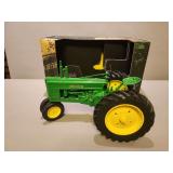 John Deere 1939 Model B - Scale Models