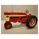 McCormick Farmall 560 Collector Edition - Scake Models - 17'L x 10'H