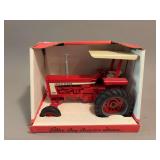 Farmall 706  - Ertl - 1/16