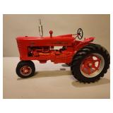 McCormick Farmall 400 Collector Edition - Scale Models
