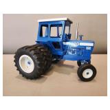Ford 9600 with Duals - ERTL - 12'L x 10'H