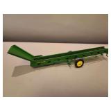 John Deere Hay Elevator - 17'L