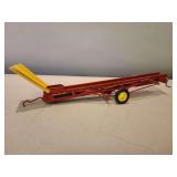 New Holland Hay Elevator - 17'L