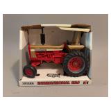 International Harvester 826 - Ertl - 1/16